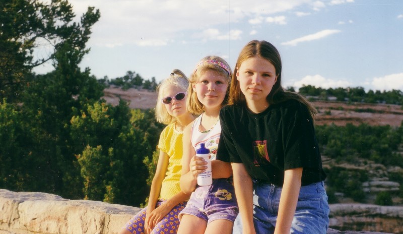 Siskojen kanssa Colorado National Monumentilla joskus 90-luvulla